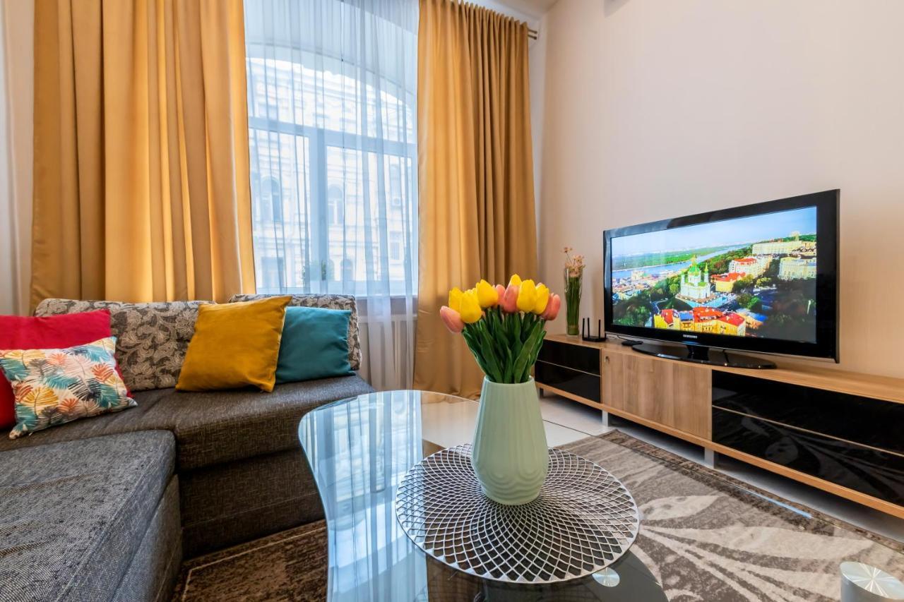2К Квартира Між Майданом Та Софією Київською Apartment Bagian luar foto