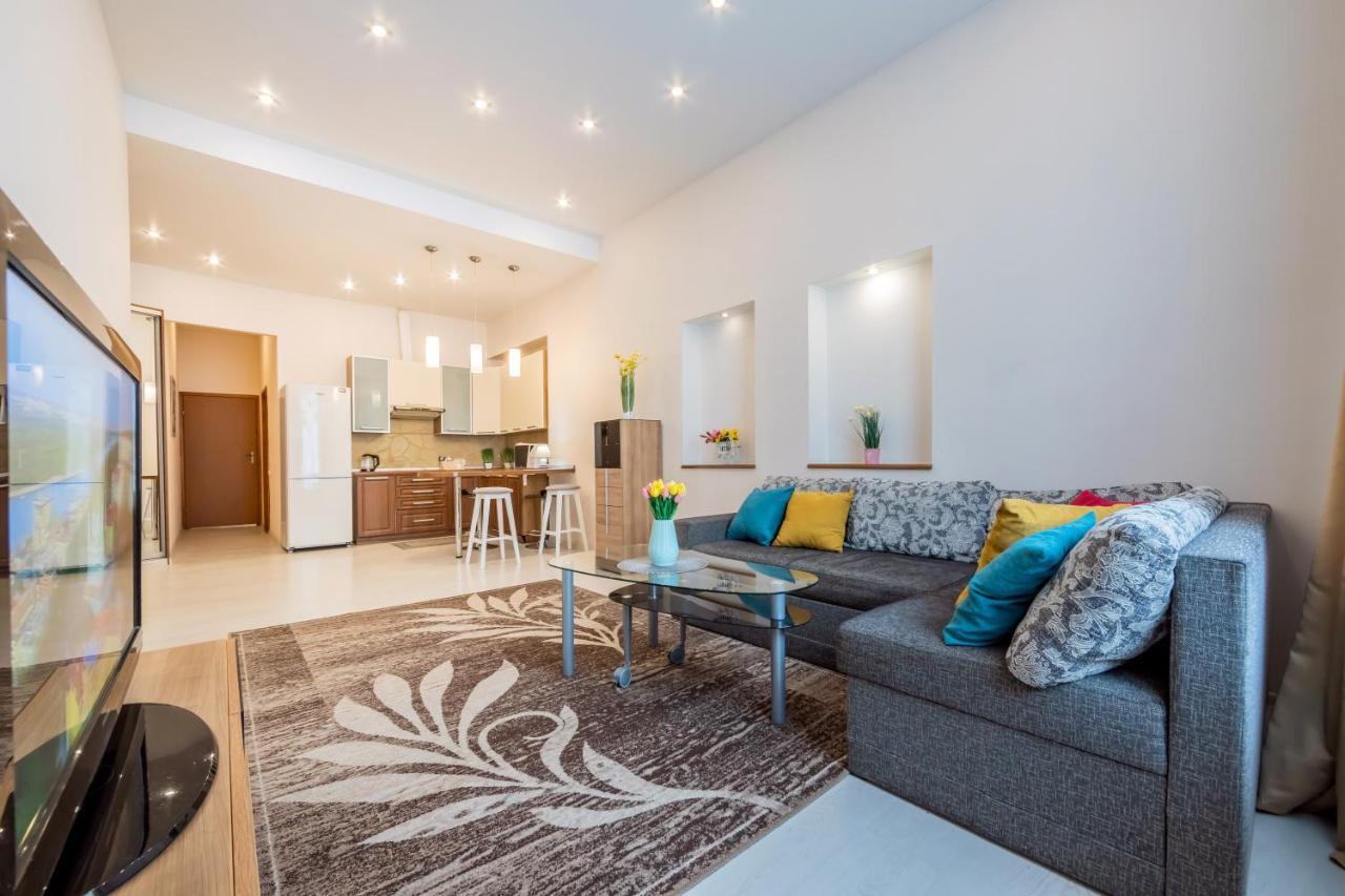 2К Квартира Між Майданом Та Софією Київською Apartment Bagian luar foto